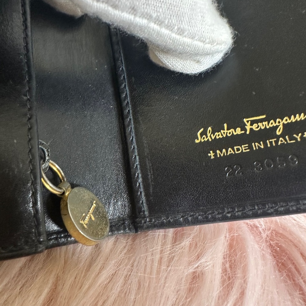 Salvatore Ferragamo Wallet - Picture 7 of 11